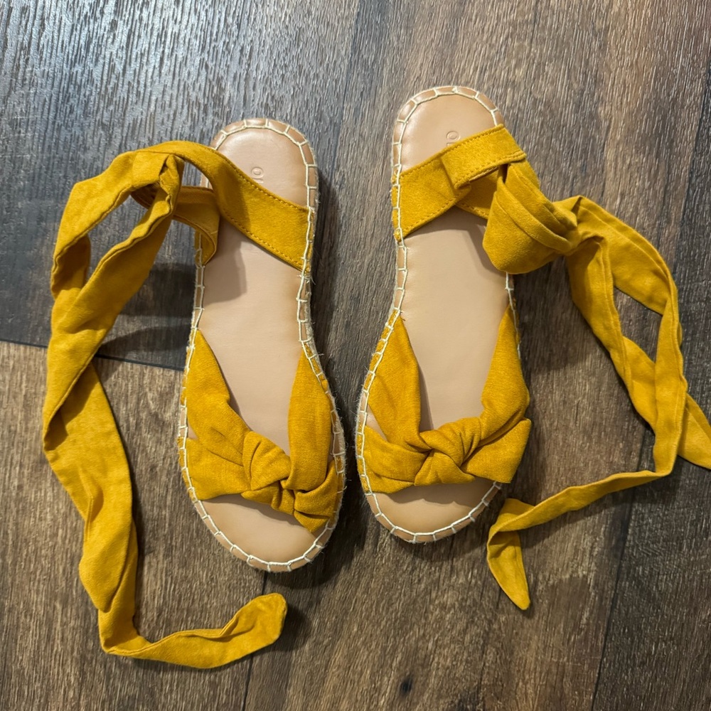 🆕 old navy sandals